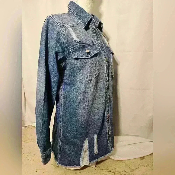 Womens Blue Denim Distressed Button Down Jean Jacket/Shirt Cotton Blend Size M - Picture 3 of 8